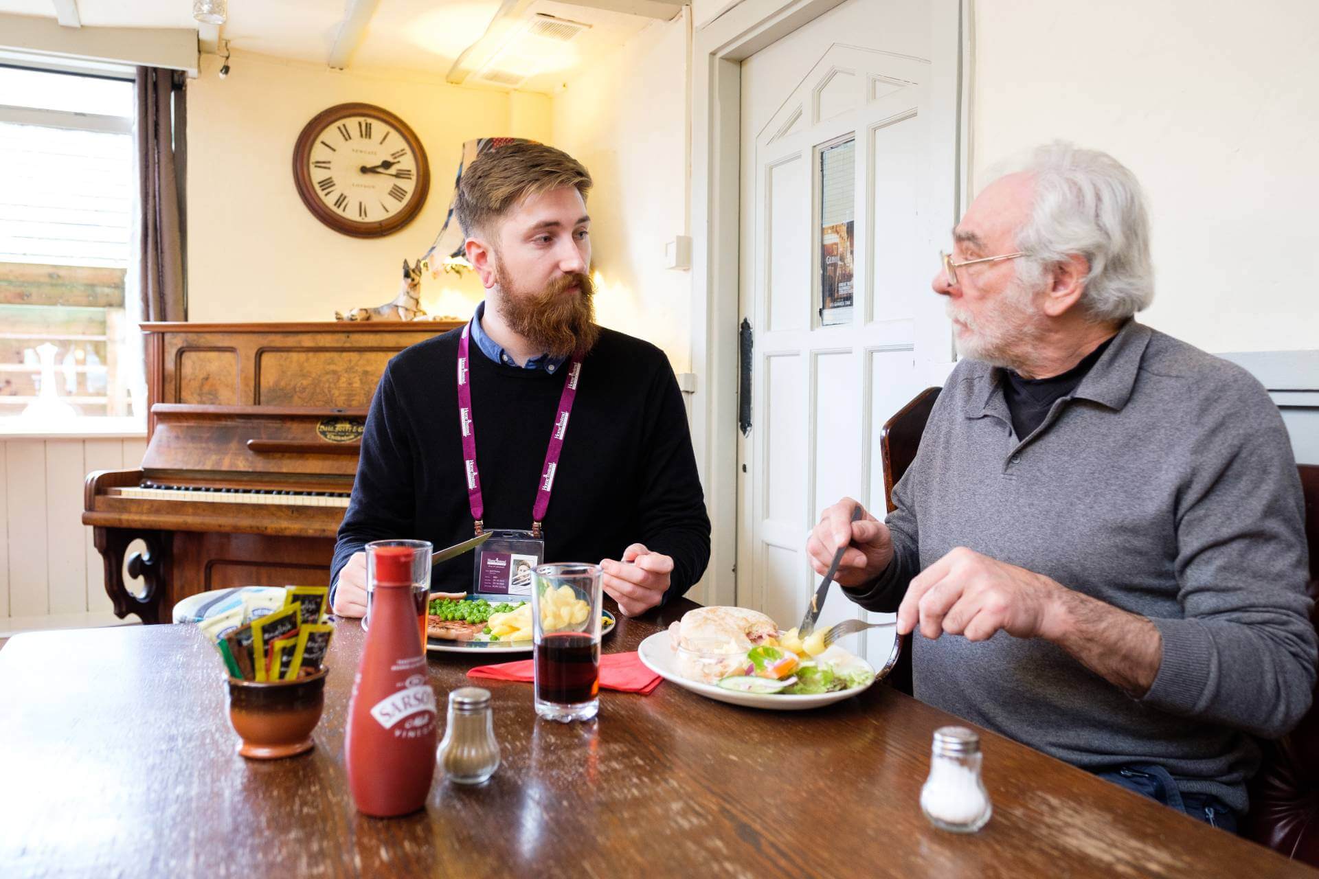 Home Instead care professionals helping with nutrition