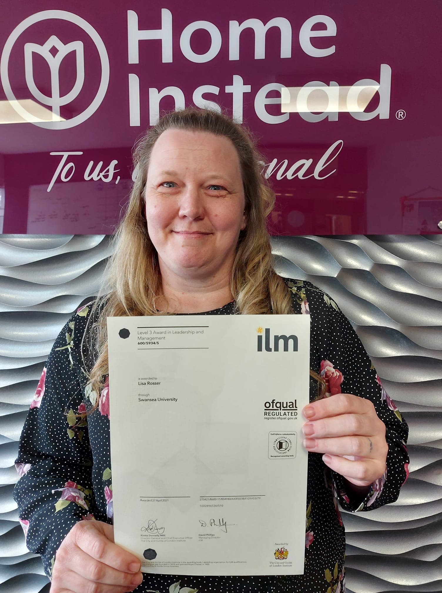 A Decade of Dedication: Celebrating Lisa Rosser’s 10-Year Journey at Home Instead Swansea